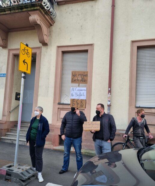 Gegen Grundrechte demonstrierte auch die ANTIFA